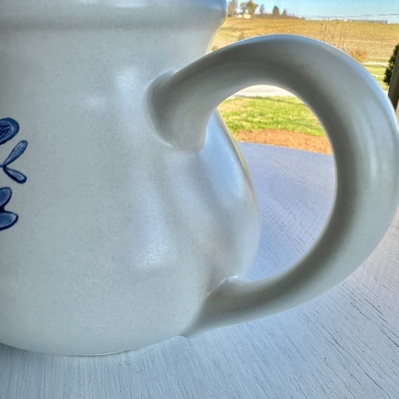 VINTAGE, PFALTZGRAFF, WHITE IRONSTONE TEAPOT WITH BLUE FLORAL PATTERN. - Picture 11 of 12